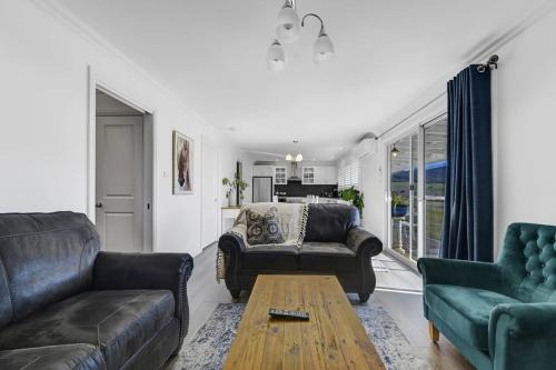 Towac Cabin 3- Hamptons Luxury, Breathtaking Views in Canobolas
