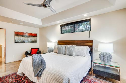 Modern Sedona Studio with Patio Walk to Trails! - image 11