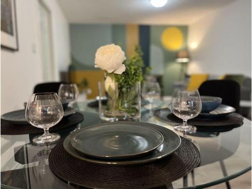 The Artistry I Sled In & Sled Out I Riverside I TV in แบนครอฟท์ (ออนตาริโอ)