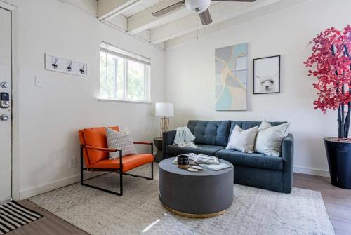 The Modern I Sleep 5 I Close to Downtown I Roku TV in Austin, USA