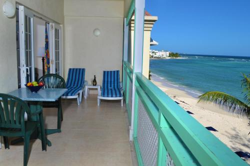 ระเบียง/ชานเรือน, Coral Mist Beach Hotel in ไครส์ทเชิร์ช