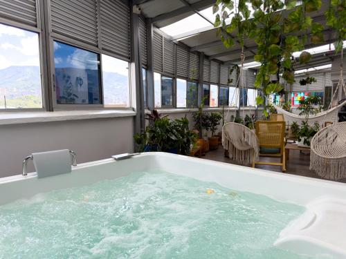 Hotel Bolivariana Plaza Medellin – Medellin, VT