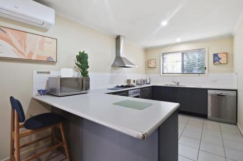 Reconnect on Daly I Epworth and Deakin in Belmont