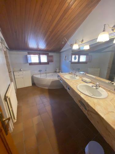 Termálfürdő, Cal Cutxó - Nou balneari rural per la família (Cal Cutxo - Nou balneari rural per la familia) in Capafons