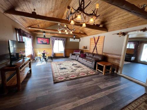 . Flyway Resort - 'Big Game Suite' on Wilson Lake