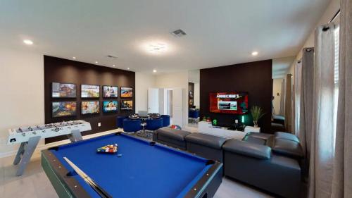 Welcome Fun Space for 20 People 2 Minutes from Disney-World - image 8