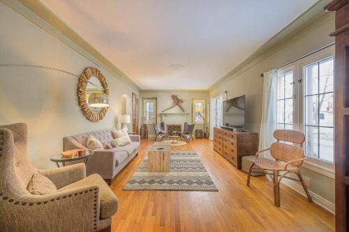 Traveler Oasis Downtown Area Spacious Home PAC in Appleton, USA