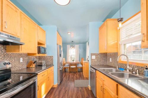Eᴅɢᴇᴡᴀᴛᴇʀ Oᴀsɪs - Sleeps 8 in Menasha, USA