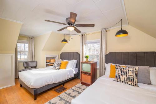 Eᴅɢᴇᴡᴀᴛᴇʀ Oᴀsɪs - Sleeps 8 in Menasha, USA