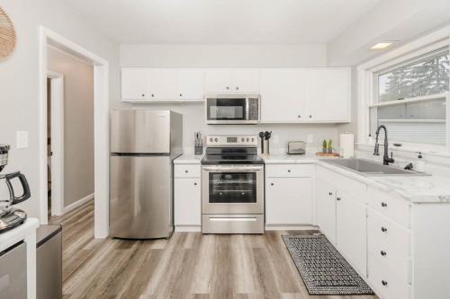 Minutes from Downtown EAA University - 3 bedroom in Oshkosh, USA