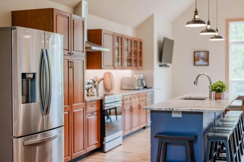 Brand New-Close to Dunes Cave Point and Clark Lake-Dog Friendly in Jacksonport, USA