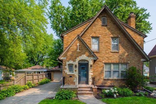 Brick House Charm 4 br 3 bath