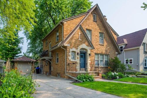 Brick House Charm 4 br 3 bath