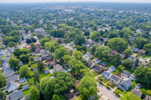 Brick House Charm 4 br 3 bath