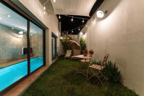 Loft spa con piscina climatizada salada Figueres