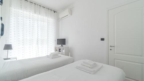 Two-Bedroom Apartment image 5