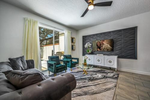 Relax in Style at this Spacious 4-Bedroom Villa