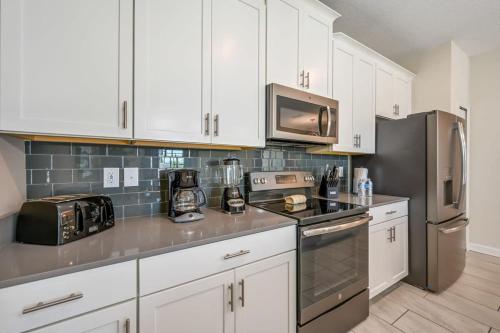 Magical Retreat, Spacious villa 10 min from Disney in Kissimmee, USA