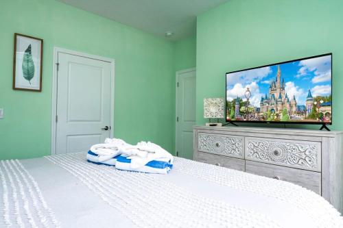 Vibrant Themed Home Prime Location Vibrant Themed Home Prime Location