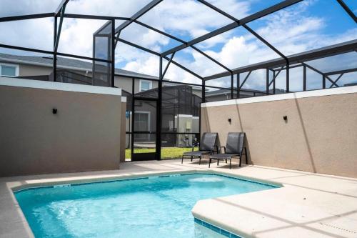 Vibrant Themed Home Prime Location Vibrant Themed Home Prime Location