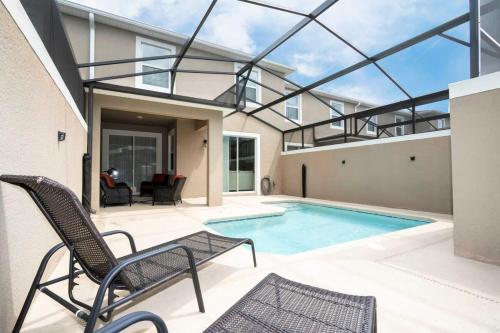 Vibrant Themed Home Prime Location Vibrant Themed Home Prime Location