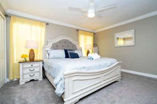 Vibrant Themed Home Prime Location Vibrant Themed Home Prime Location