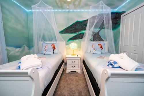 Vibrant Themed Home Prime Location Vibrant Themed Home Prime Location