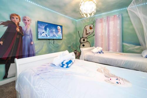 Vibrant Themed Home Prime Location Vibrant Themed Home Prime Location