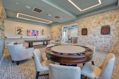 Vibrant Themed Home Prime Location Vibrant Themed Home Prime Location