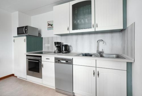 Kitchen, 8 Bett Ferienwohnung Spatzennest in Hellenhahn-Schellenberg