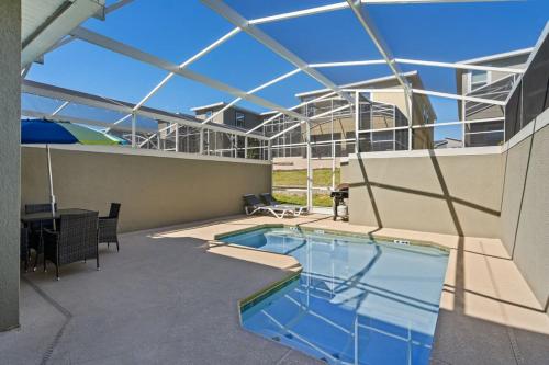 Champions Gate Oasis 4BR Vacation Haven - image 4