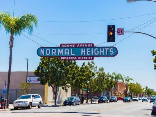 Healthcare-Professionals-King-FreeParking-Wifi-Pet in San Diego, USA