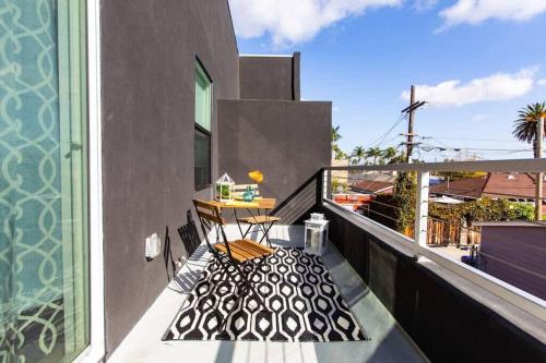 Walk 2 Restaurants & Bars-Relax on Private Patio in San Diego, USA