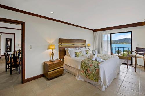 Remodeled Top-Floor Flamingo Condo with Outstanding Ocean Views