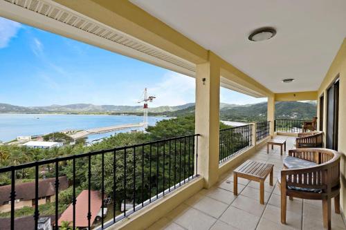 Remodeled Top-Floor Flamingo Condo with Outstanding Ocean Views