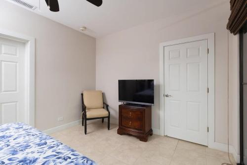 3-Bedroom 2-Bath Condo Overlooking Pool