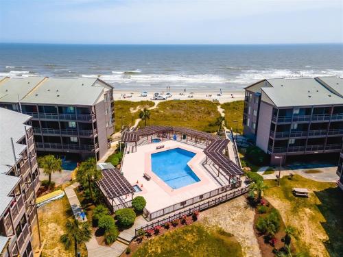 Top Resort & Location with Oceanfront Pool 50 Yards to Beach