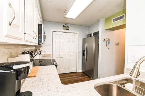 Island Breeze Bungalow w Pool