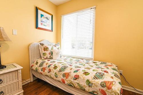 Island Breeze Bungalow w Pool