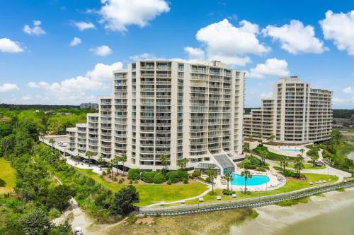 Oceanfront Dream w Outdoor and Indoor Pools in Myrtle Beach, USA