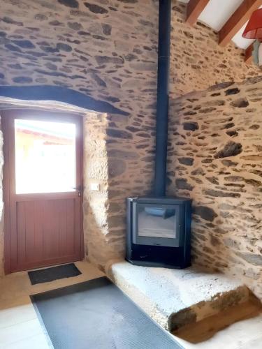 Ieeja, Cosy Apartment with Mountain View in Mourisca - 65 sqm in Viana do Bolo