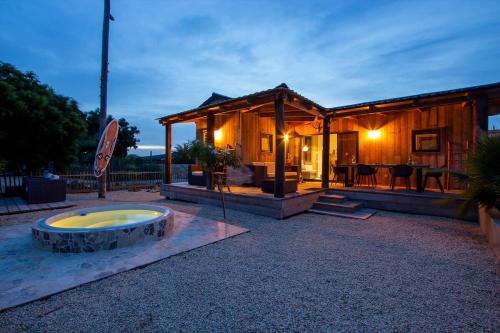 Kas Palulu I a Lovely Tiny House with Jacuzzi