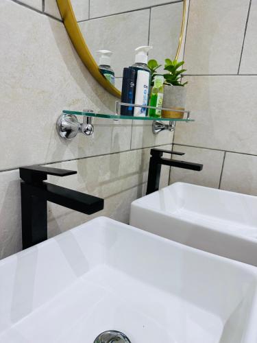 private Home - image 4