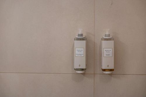 Single Room image 6