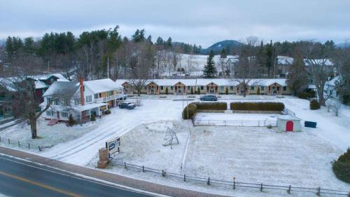 The Snowshoe Lodge