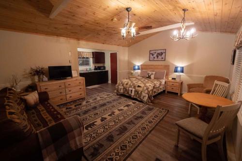 The Snowshoe Lodge