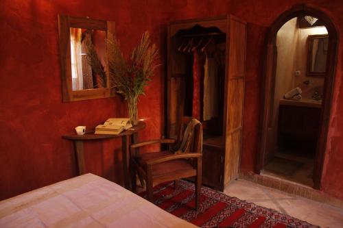 Classic Double Room image 6