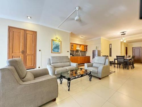 Penthouse Suite Marina - Burnas Beachside Residences