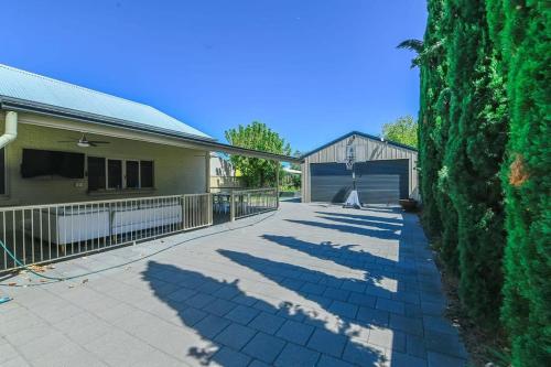 Darling St - Charming CBD Abode, Pet Friendly