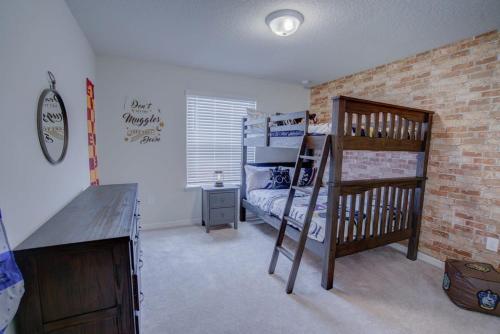 Spacious 6Bed 4 5Bath - By Disney No Resort Fees in Davenport, USA